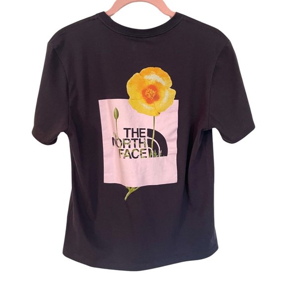 NWOT The North Face Short Sleeve Floral Logo Pocket Tee, Charcoal, Size Small - Picture 4 of 5